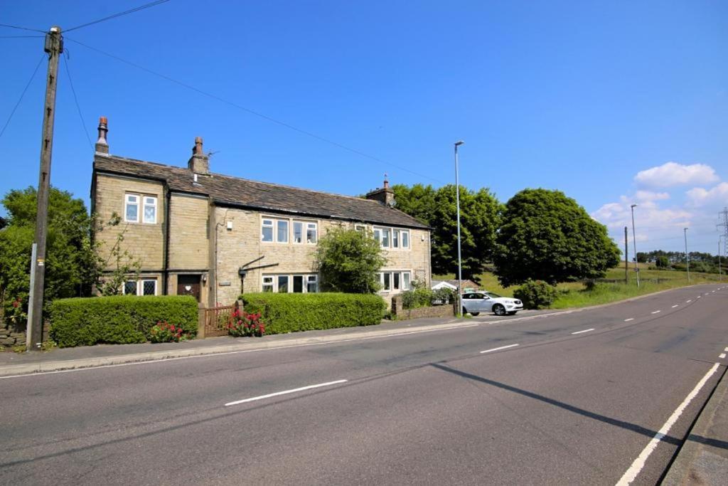 Grains Bar Hotel Oldham Bagian luar foto
