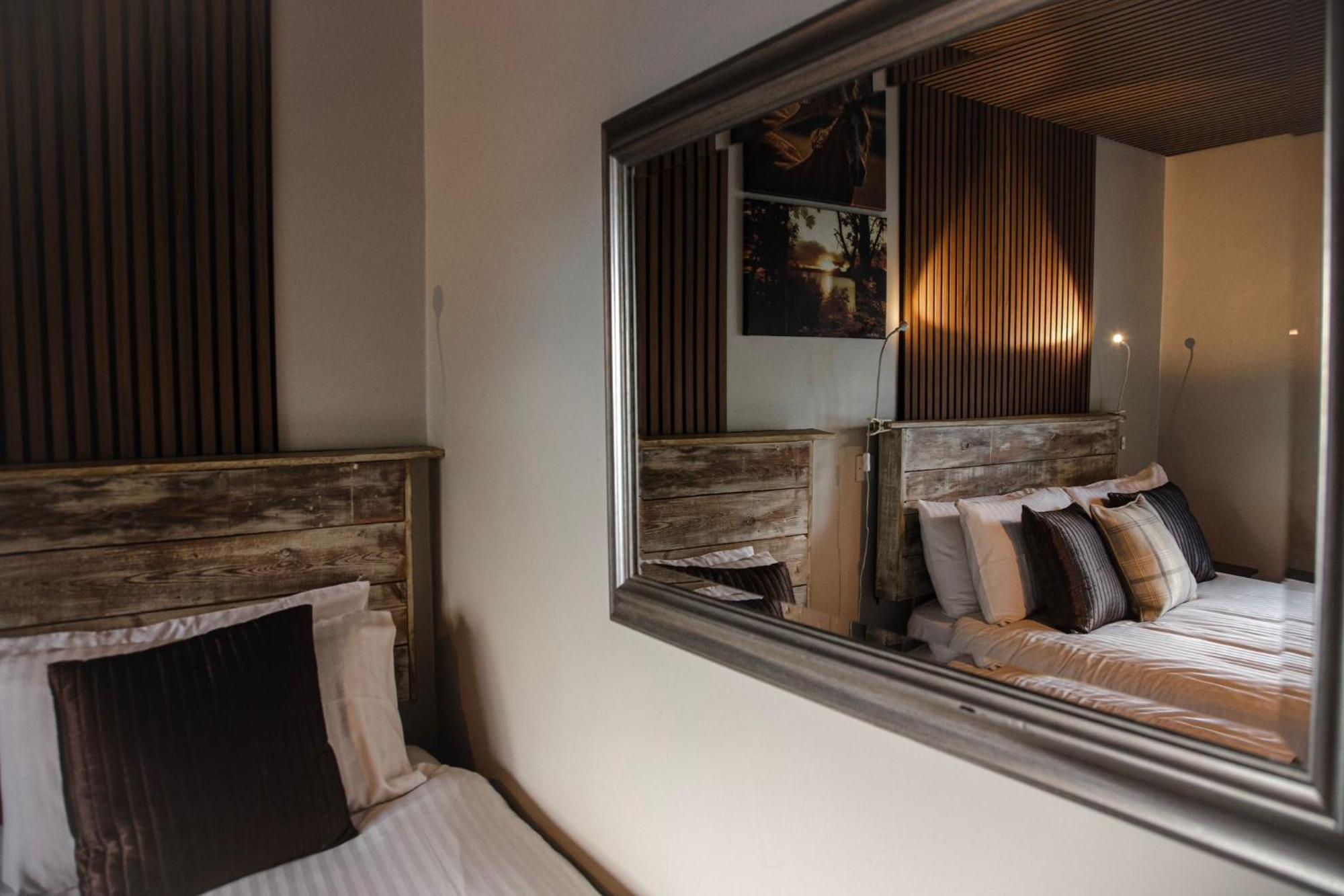 Grains Bar Hotel Oldham Bagian luar foto